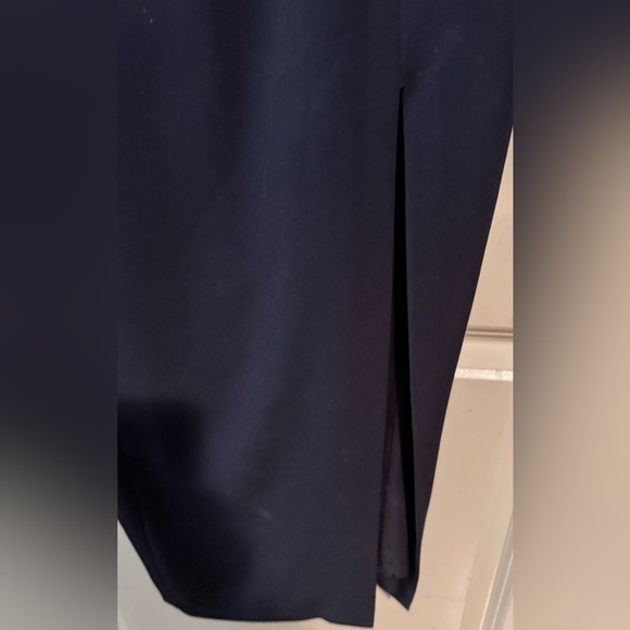 TAHARI-Elegant Black Sleeveless Dress - Picture 2 of 7